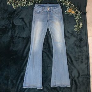Vintage American Eagle Size0 low-rise bootcut light washed denim